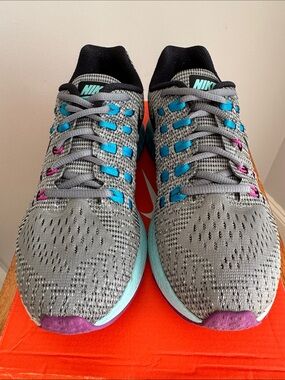 Nike Women's Air Zoom Structure 19 - Grey/Black/Fuchsia, Size 8